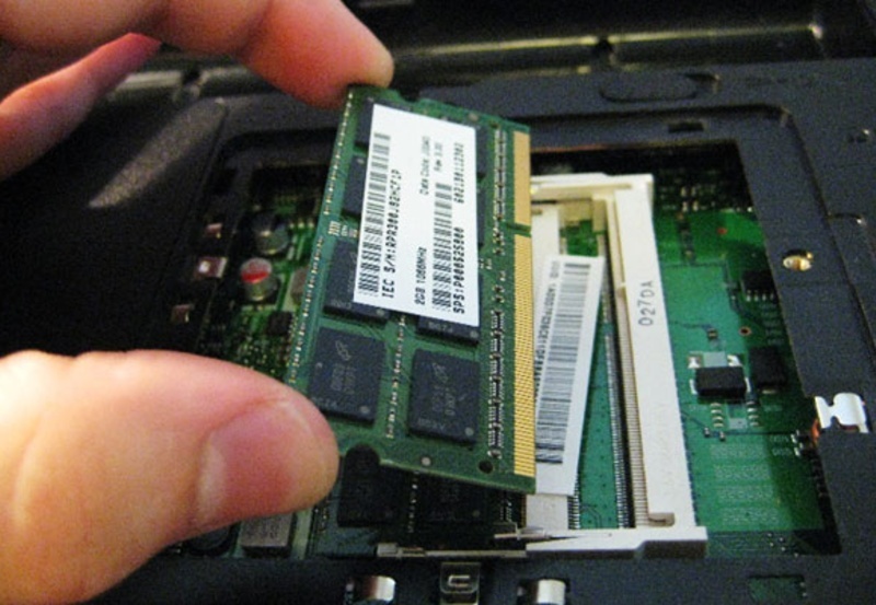 Nên nâng cấp Ram hay SSD cho laptop? Giải pháp nào là tốt nhất?