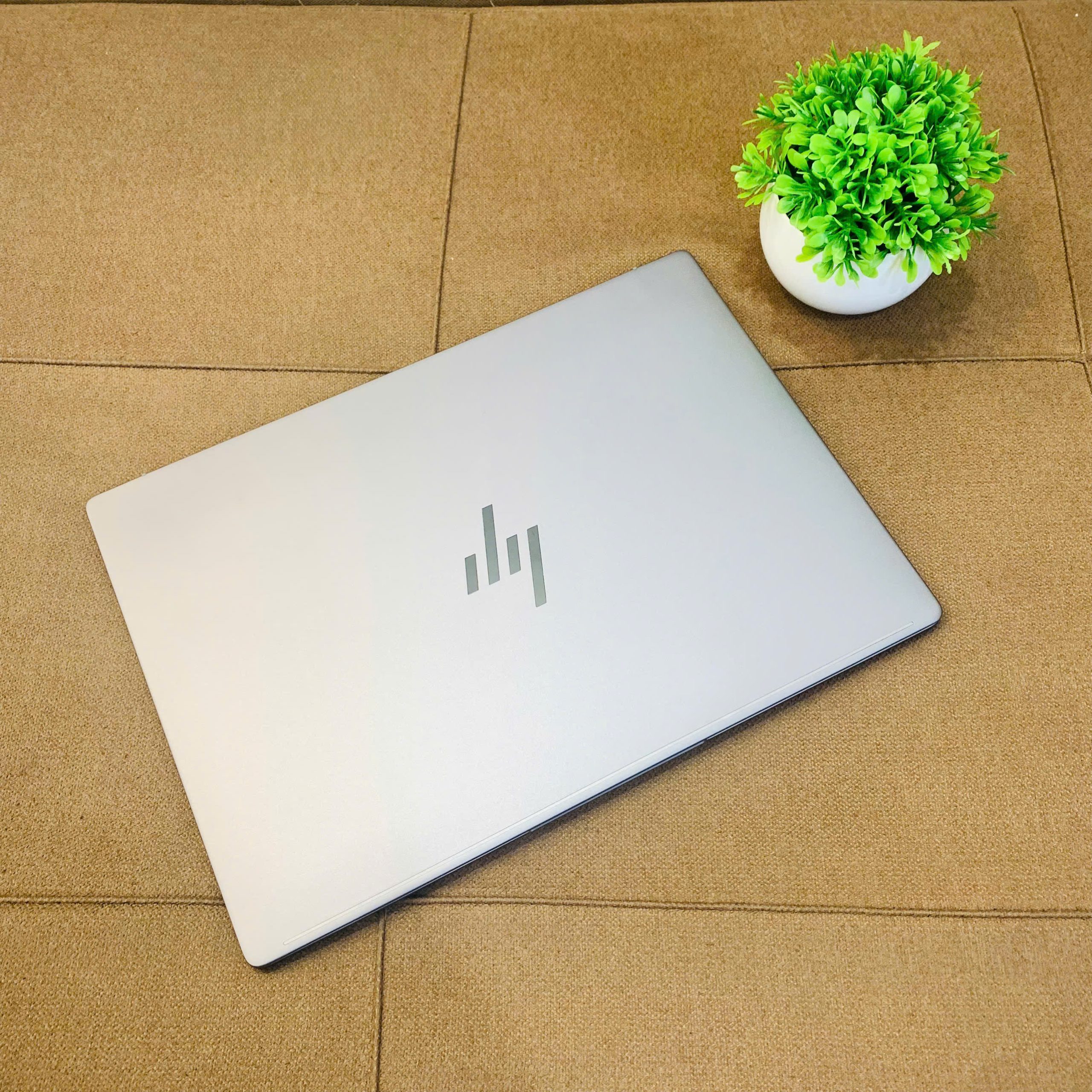 z7146294692562_6744c77738e7e6c98fb5e708041bfacd