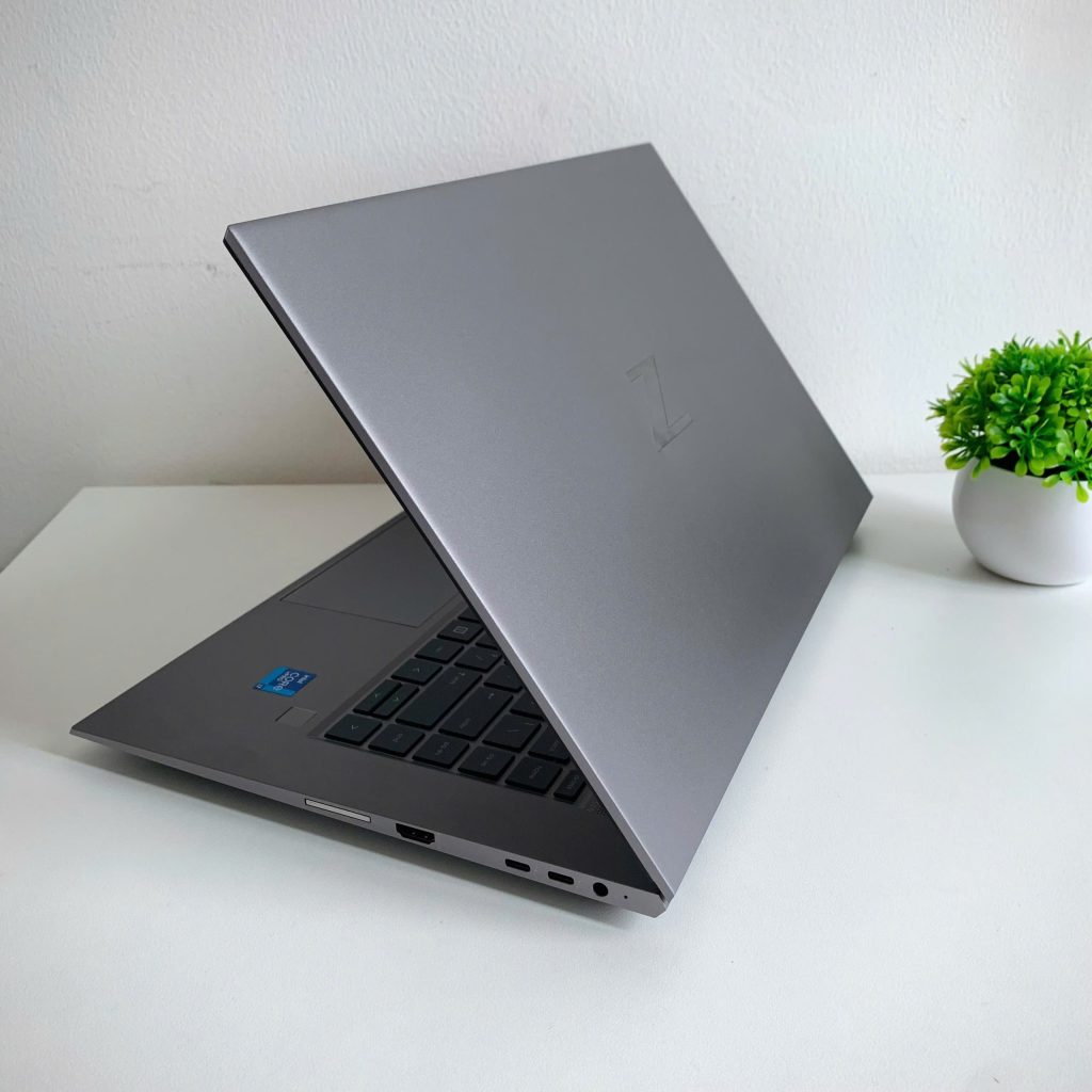 HP ZBook Studio G8